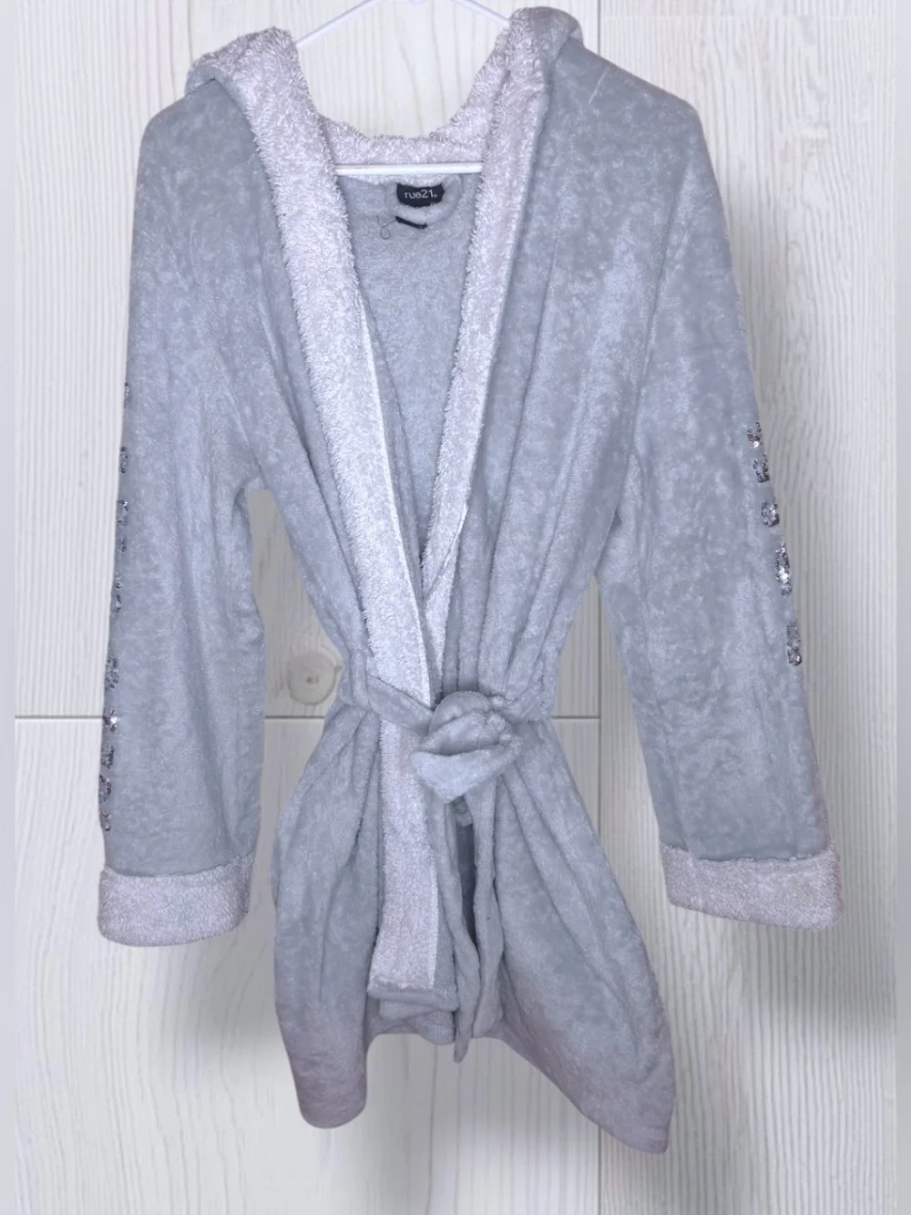 RUE21 Grey Plush Sherpa-Lined Hooded Robe | 